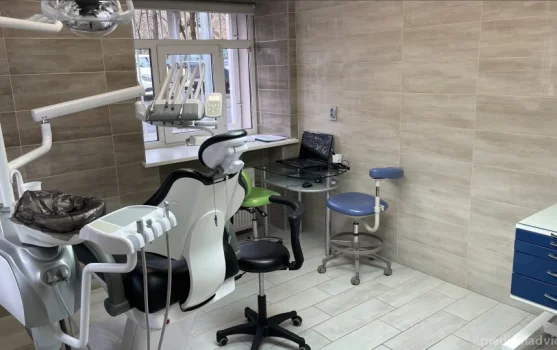 Стоматологическая клиника Лечим зубы на Ленинградском проспекте фотография 1